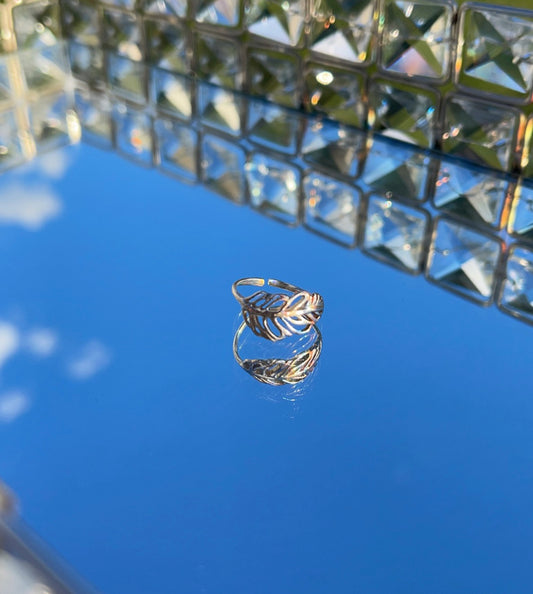 Light As A Feather Toe Ring